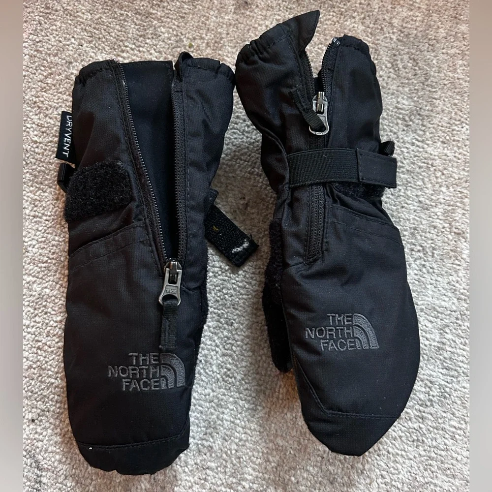 The North Face Kids Black Winter Gloves size XS 3T
